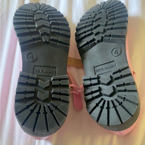 Shoes - Picture 4 of 4